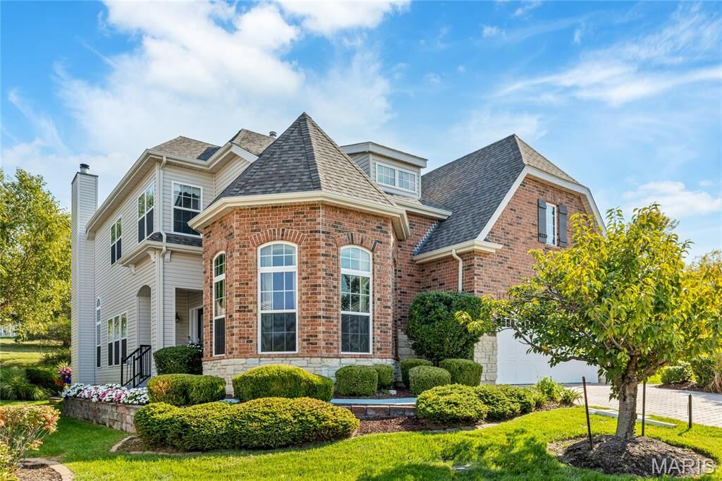 Property Photo:  1504 Hollowbrook Drive  MO 63303 