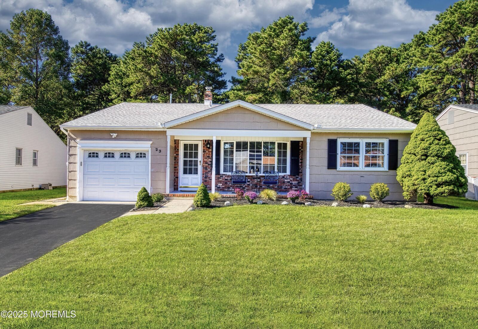 Property Photo:  23 Zeeland Drive  NJ 08757 