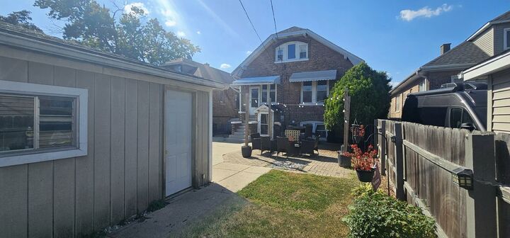 Property Photo: 2343 Gunderson Avenue IL 60402