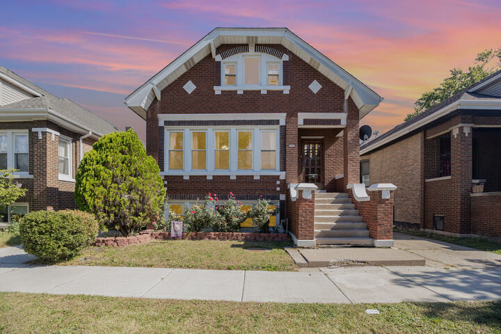 Property Photo:  2343 Gunderson Avenue  IL 60402