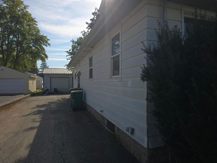 Property Photo:  1224 Wild Street  IL 60178 