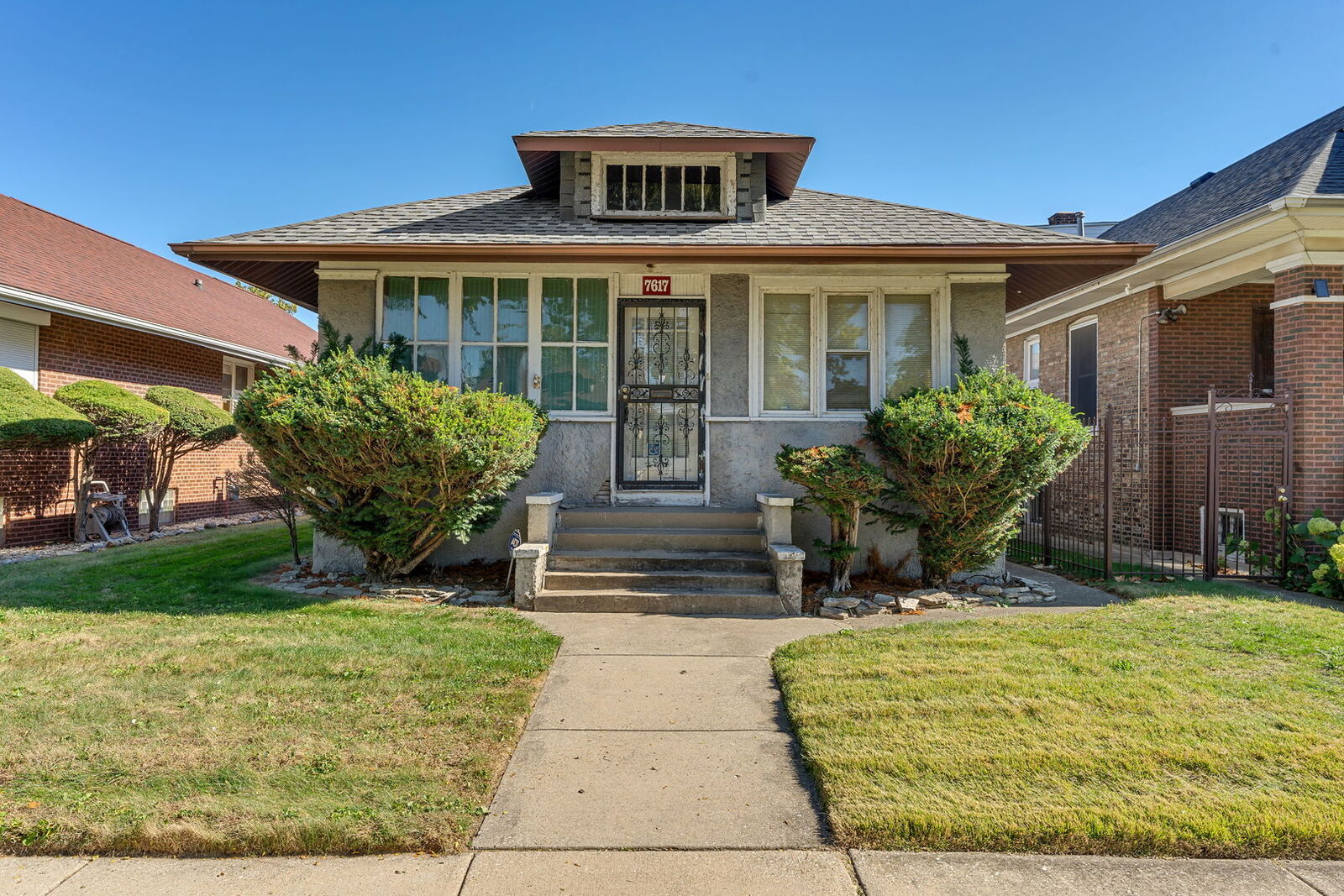 Property Photo:  7617 S Crandon Avenue  IL 60649