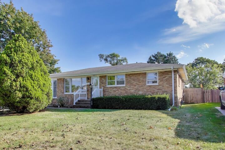 Property Photo: 901 S Can Dota Avenue IL 60056