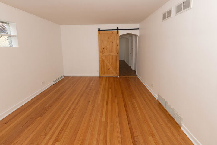 Property Photo: 2718 S East Avenue IL 60402