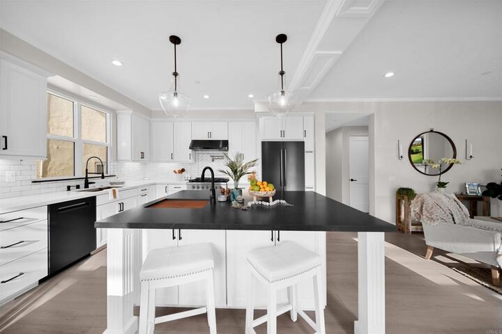 Property Photo:  812 N Cleveland Street 1  CA 92054 
