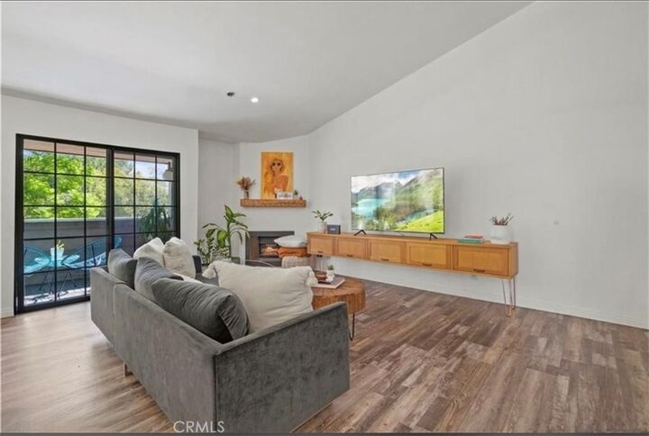 Property Photo: 6545 Reseda 17 CA 91335