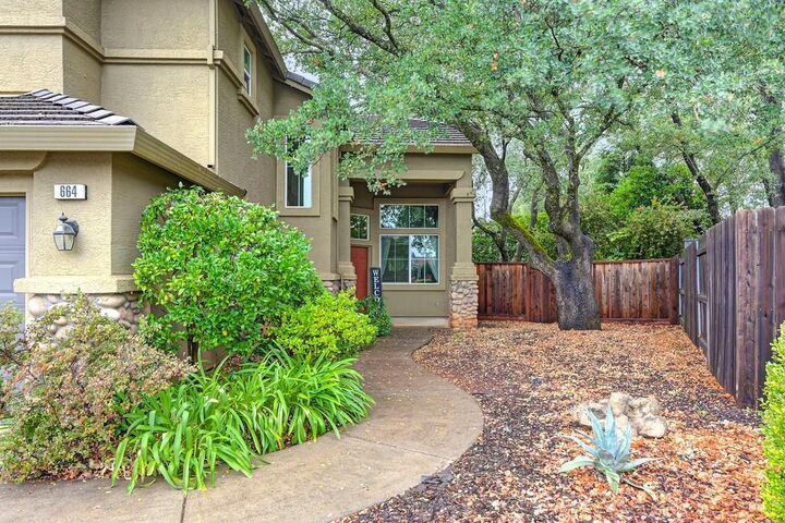 Property Photo:  664 Cole Court  CA 95630 