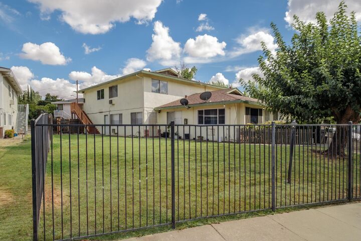 Property Photo:  922 Carro Drive  CA 95825 