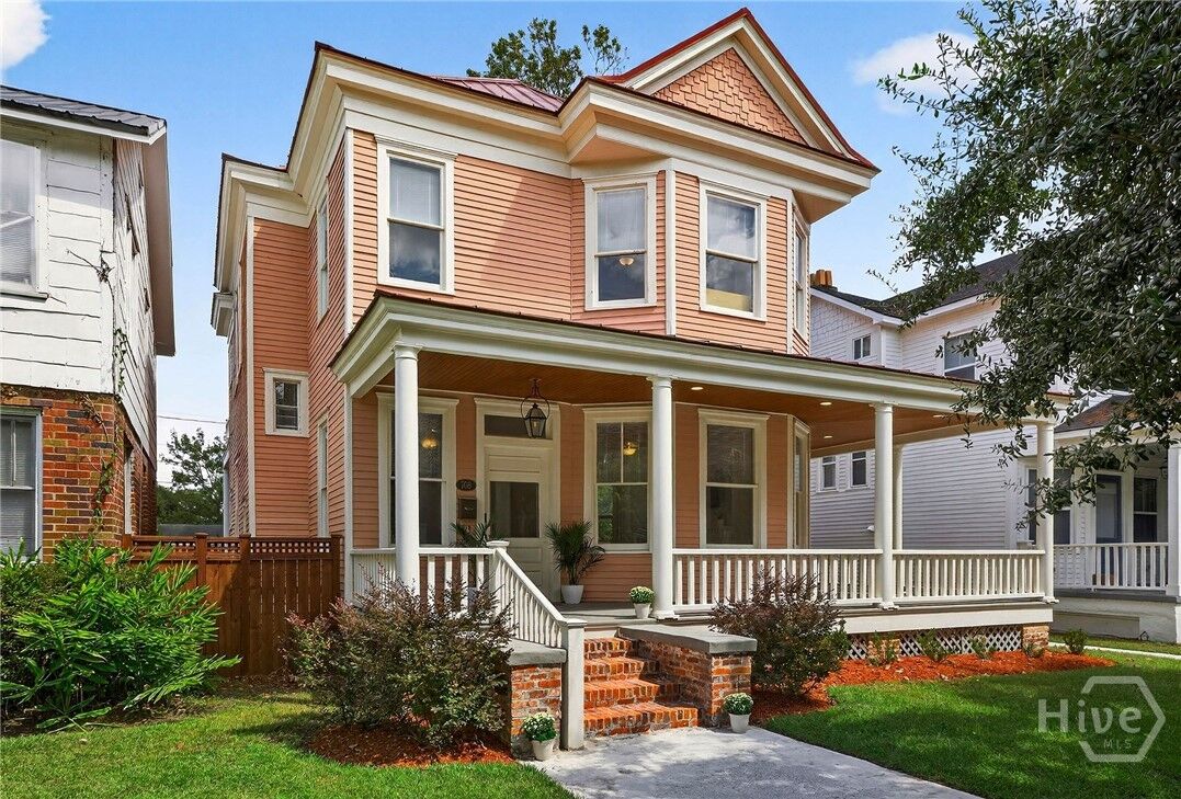 Property Photo:  706 E Henry Street  GA 31401 