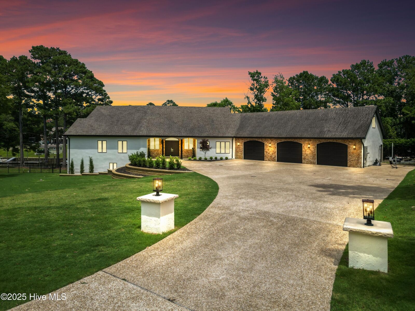 Property Photo:  304 Gull Road  NC 28443 