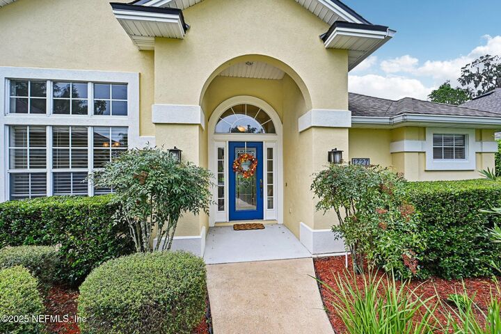 Property Photo:  1727 Margarets Walk Road  FL 32003 