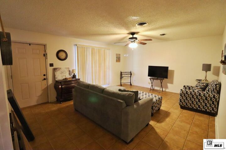 Property Photo:  2329 Sauvelle Drive  LA 71201 