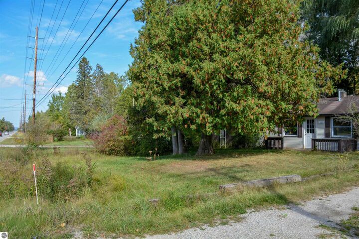 Property Photo: 3208 N Four Mile Road MI 49686