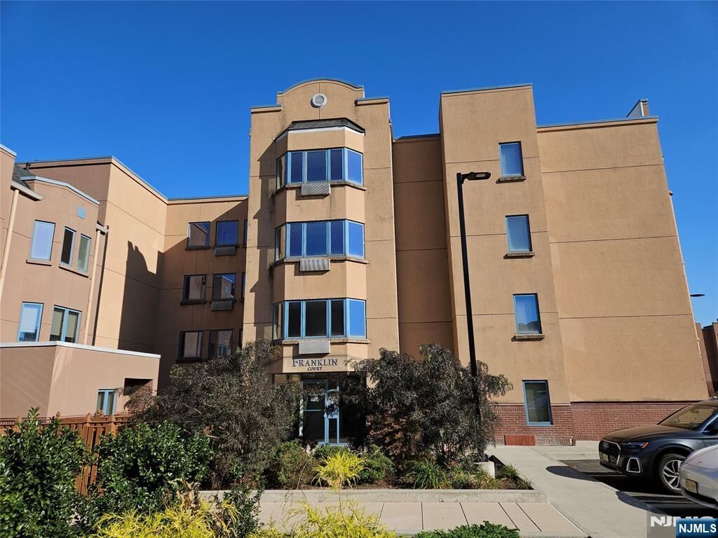 Property Photo:  603 Franklin Court L603  NJ 07020 