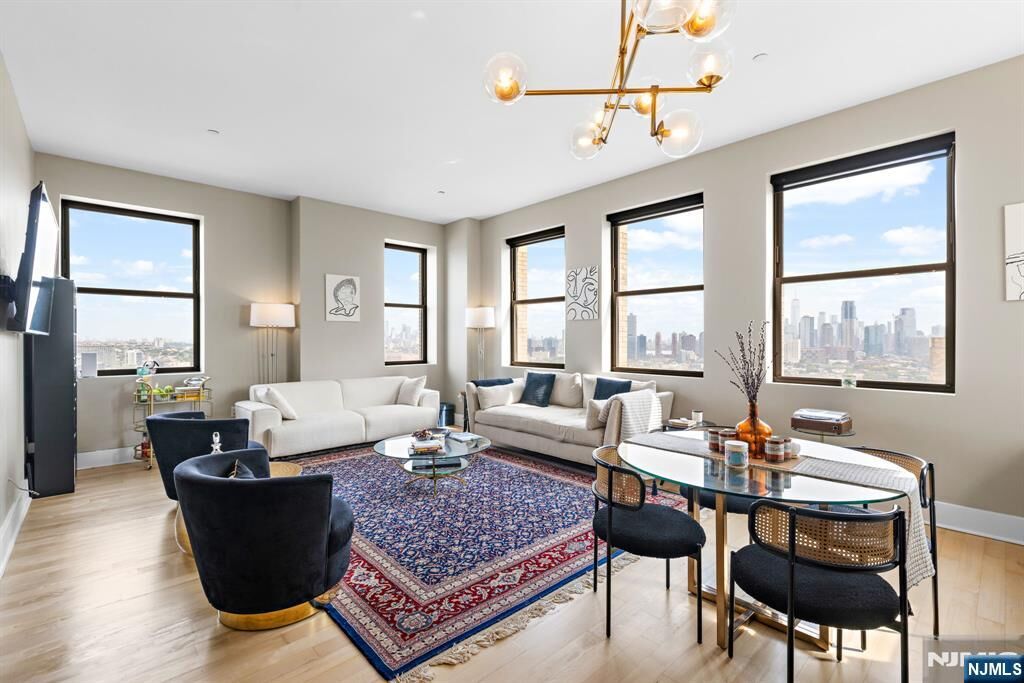 Property Photo:  4 Beacon Way 1802  NJ 07304 
