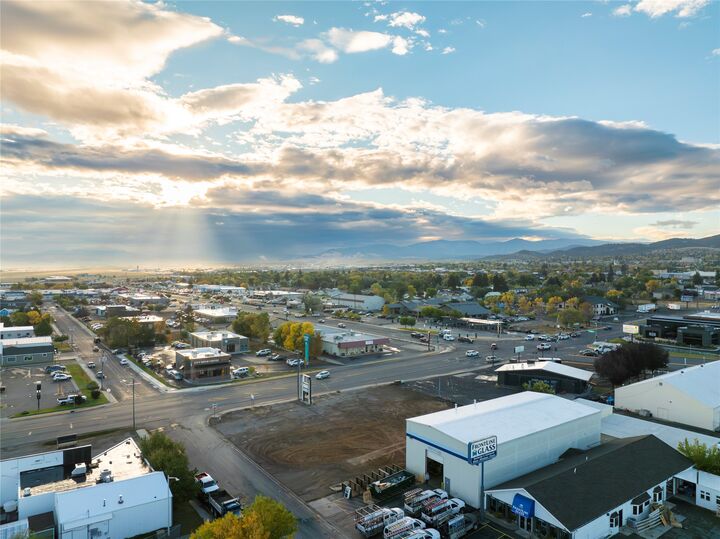 Property Photo: 2216 N Montana Avenue MT 59601