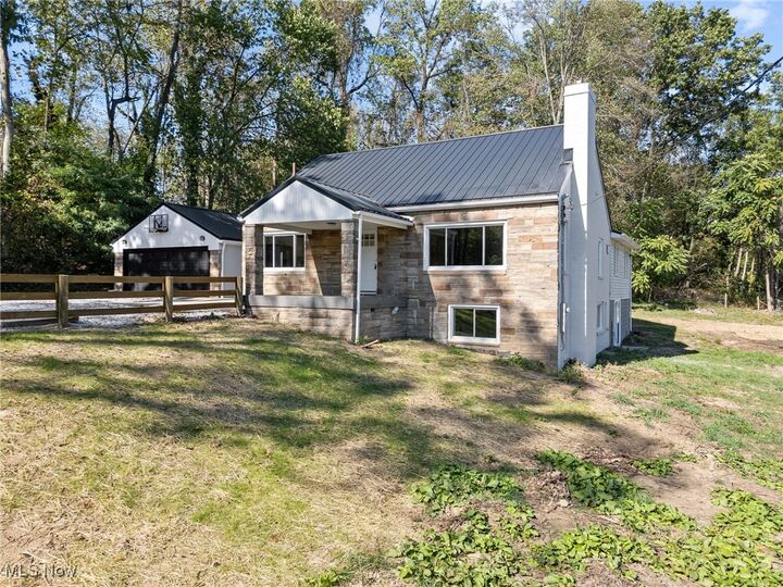 Property Photo: 1043 Krumroy Road OH 44306