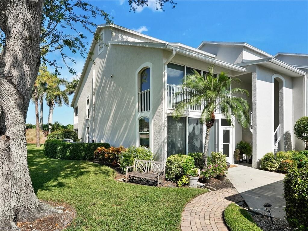 Property Photo: 457 Country Hollow Ct A201 FL 34104