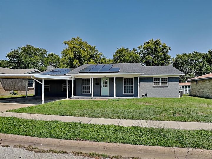 Property Photo: 601 Ruidoso Drive TX 76179