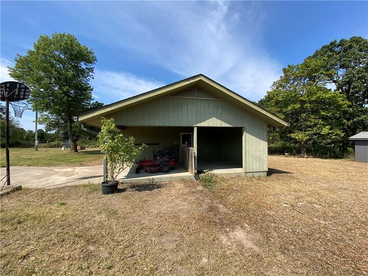 Property Photo: 12610 Bullock Road AR 72712