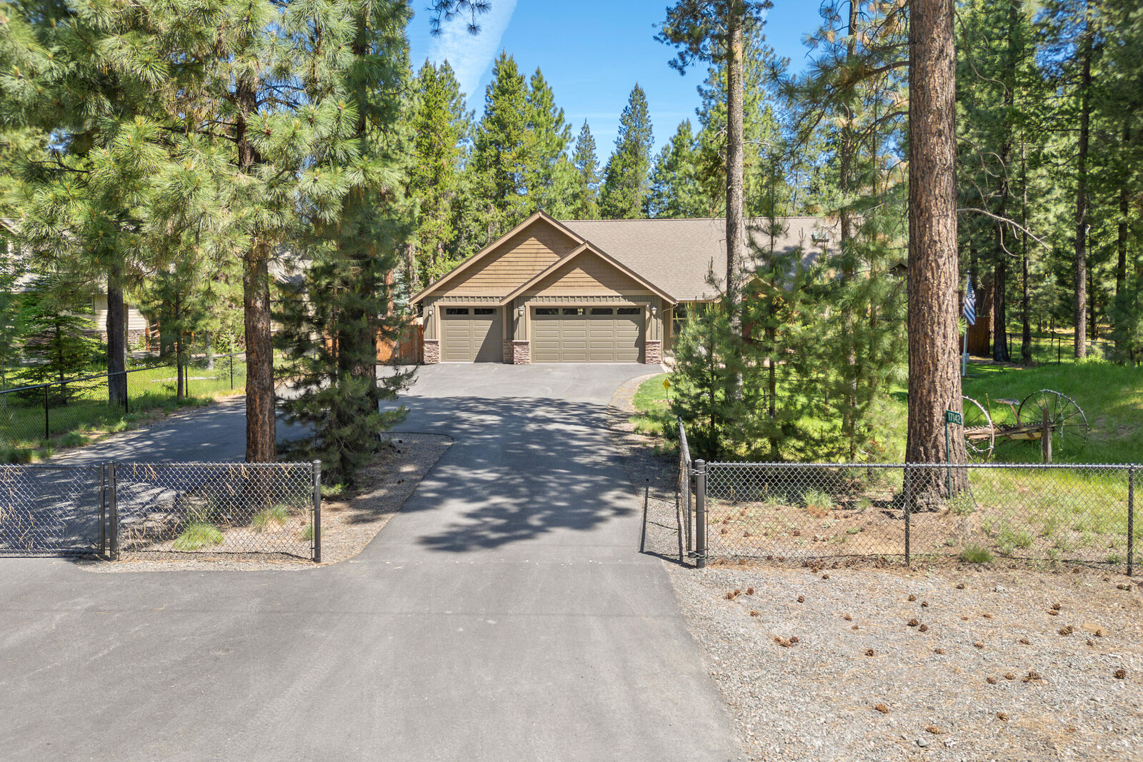 Property Photo: 17142 Norwalk Road OR 97707
