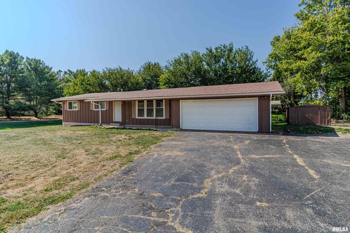Property Photo:  515 N Santa Fe Avenue  IL 61559 