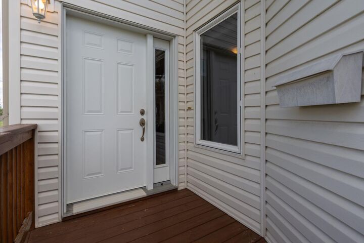 Property Photo: 4539 69 Street 18A AB T4V 5B3
