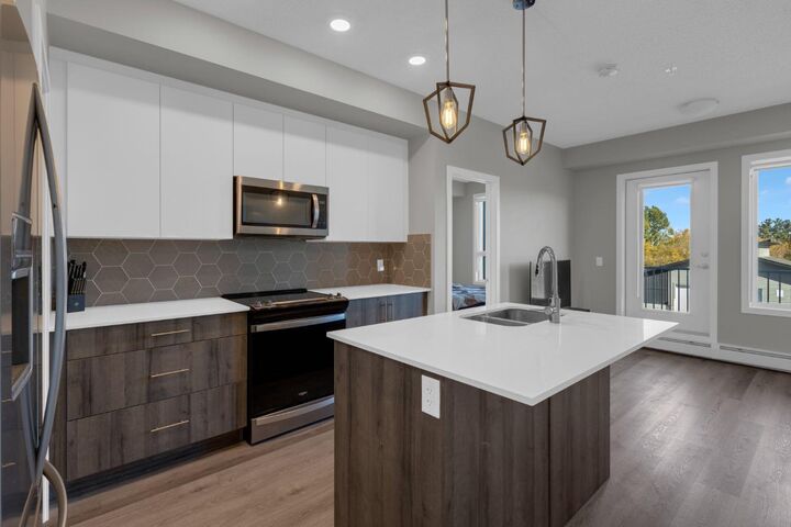 Property Photo:  1605 17 Street SE 221  AB T2G 2L7