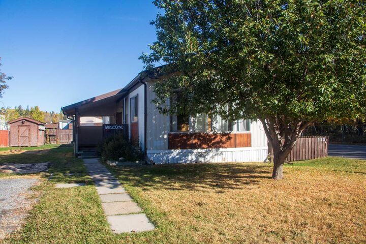 320 4 Street NW  Sundre AB T0M 1X0 photo
