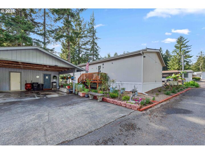 Property Photo:  610 Shorepines Pl  OR 97420