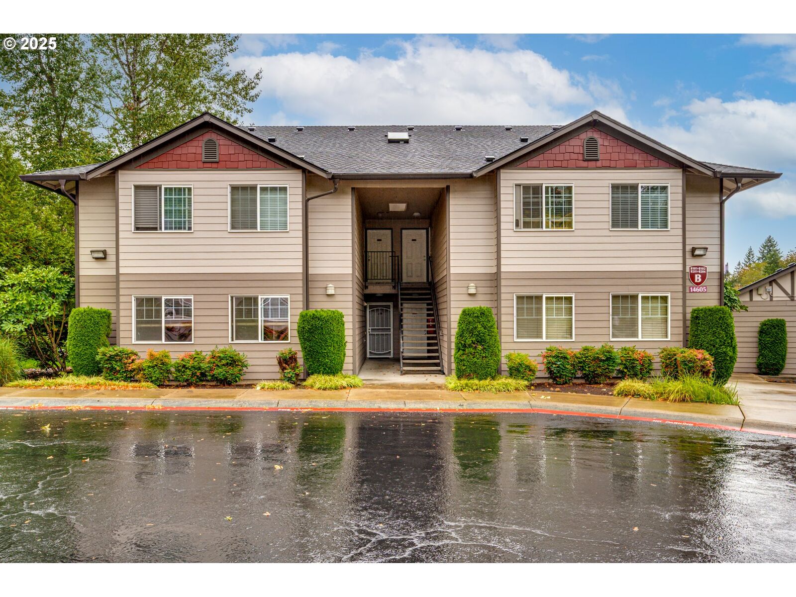 Property Photo:  14605 NE 20th Ave B101  WA 98686 