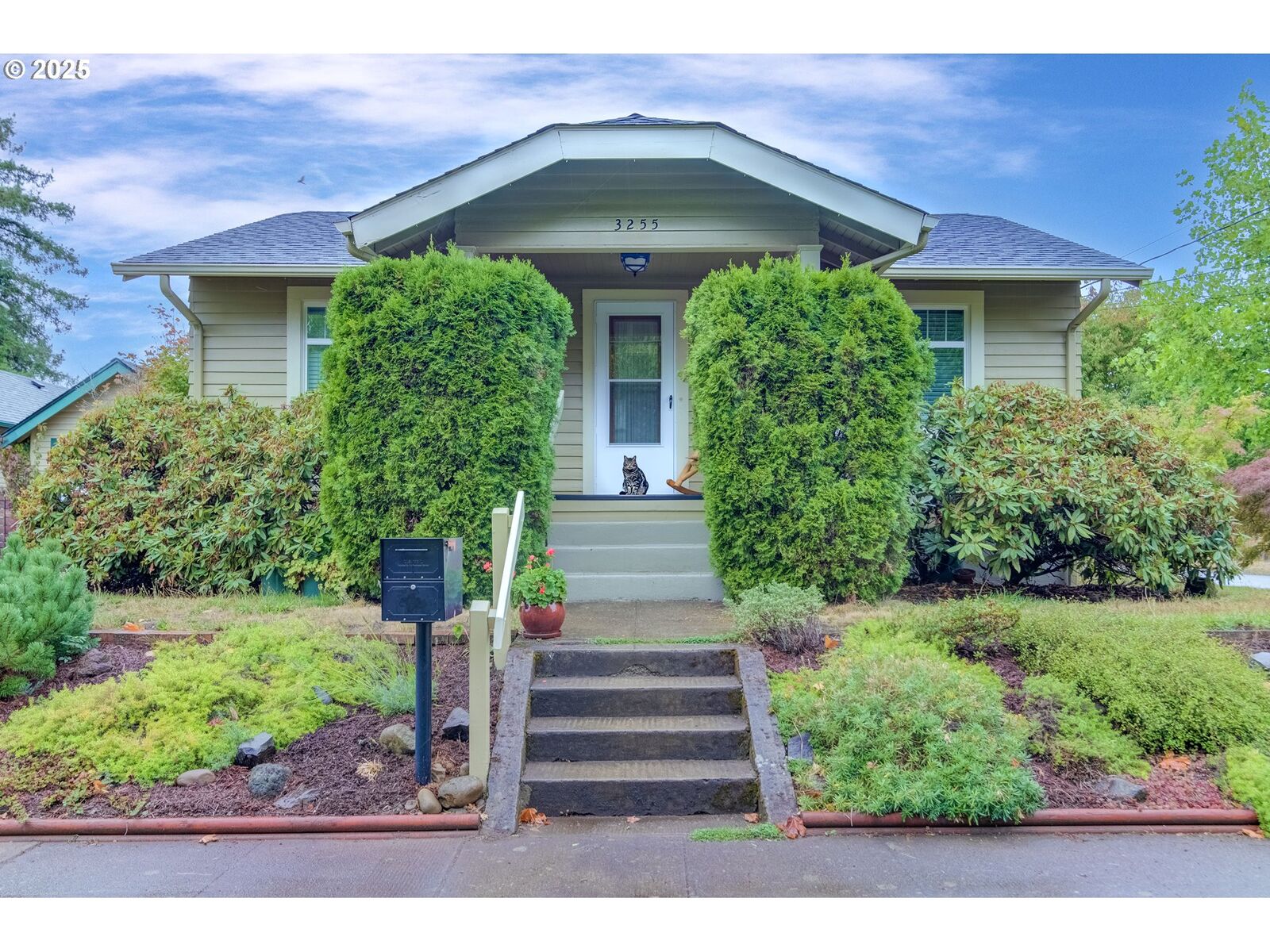 Property Photo:  3255 NE 73rd Ave  OR 97213 