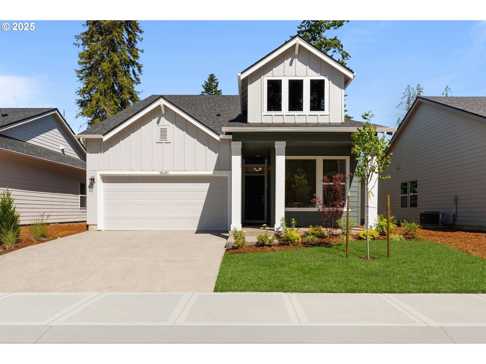Property Photo:  16401 SW Cambridge Ln  OR 97224 