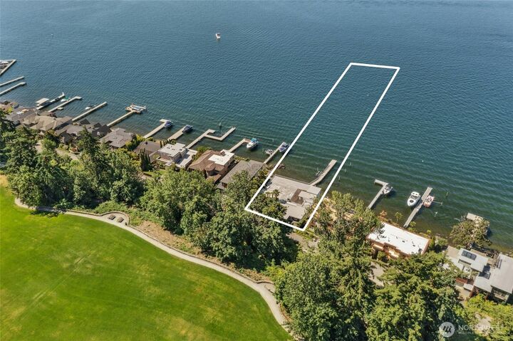 Property Photo:  195  Lake Avenue W  WA 98033 