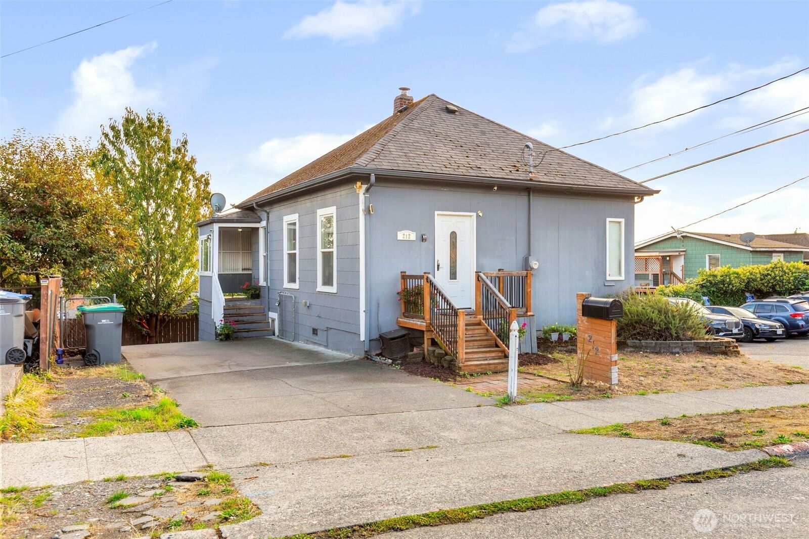 Property Photo:  212  State Avenue  WA 98337 
