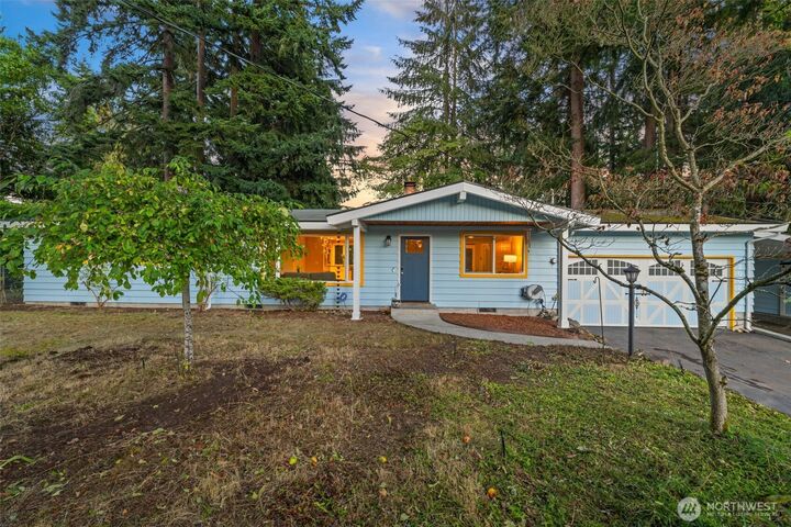 Property Photo:  20023  84th Avenue W  WA 98026 