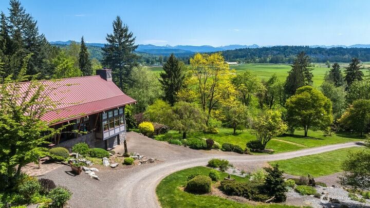 Property Photo: 18013 W Snoqualmie Valley Road NE WA 98019