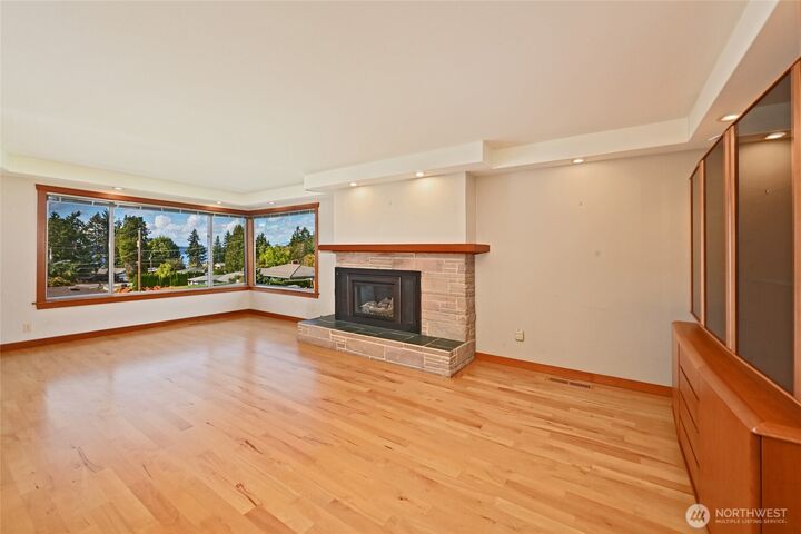 Property Photo:  455 SW 183rd Street  WA 98166 