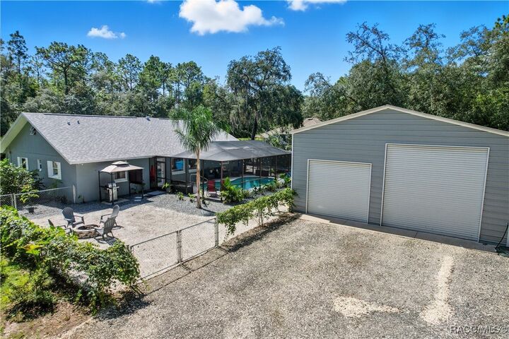 Property Photo: 1655 W Dock Place FL 34434