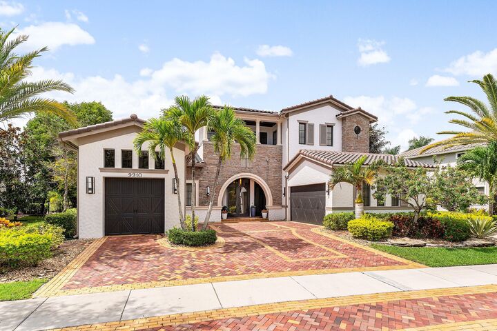 Property Photo: 9910 Bay Leaf Court FL 33076