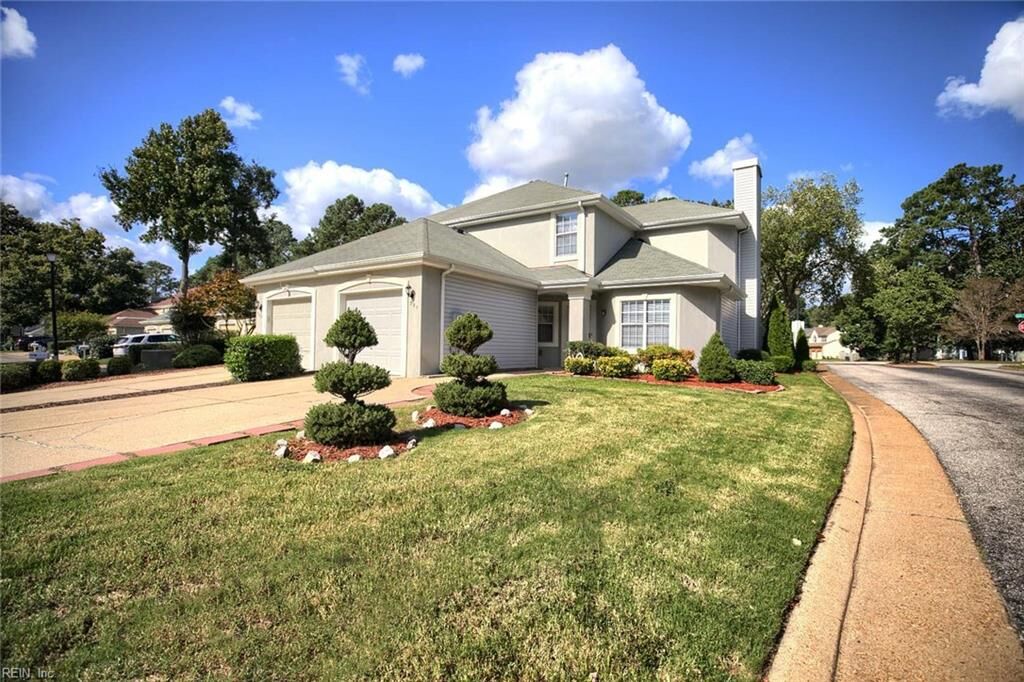 Property Photo: 701 W Willow Point Pl VA 23602
