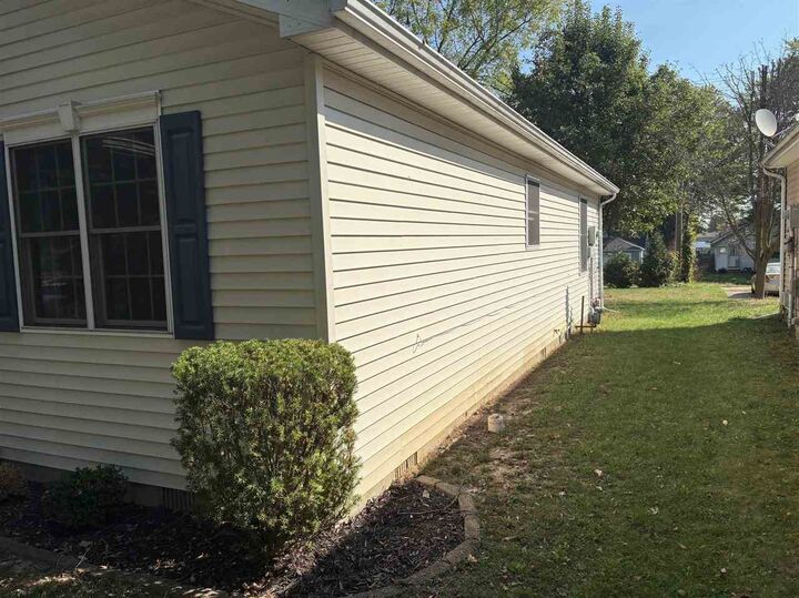 Property Photo:  1734 Morton Street  IN 47362 