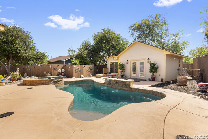 510 Twohig  San Antonio TX 78220 photo