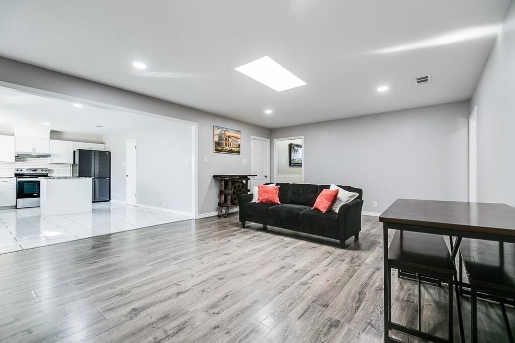 Property Photo: 321 Kennedy St TX 76905
