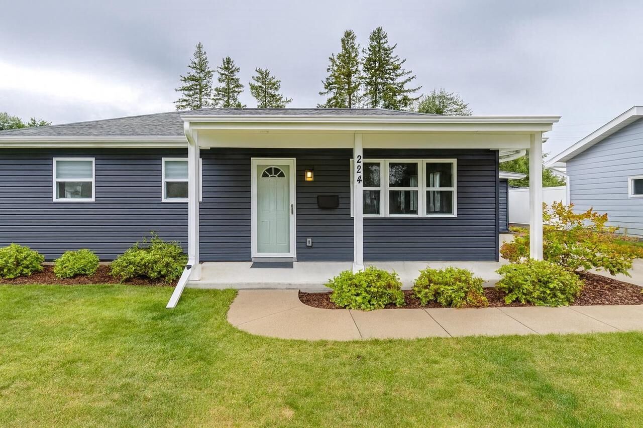 Property Photo: 224 Hiawatha Street WI 53901