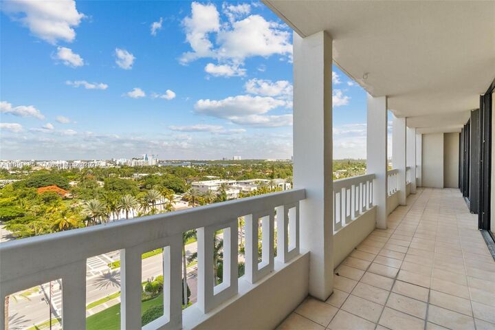 Property Photo:  9801 Collins Ave 11-O  FL 33154 