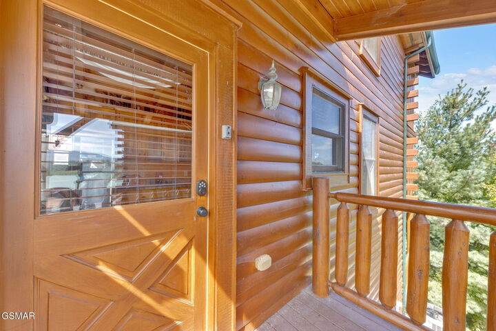Property Photo: 2835 White Oak Ridge Lane TN 37862
