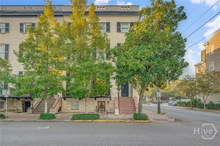 Property Photo:  25 W Perry Street  GA 31401 