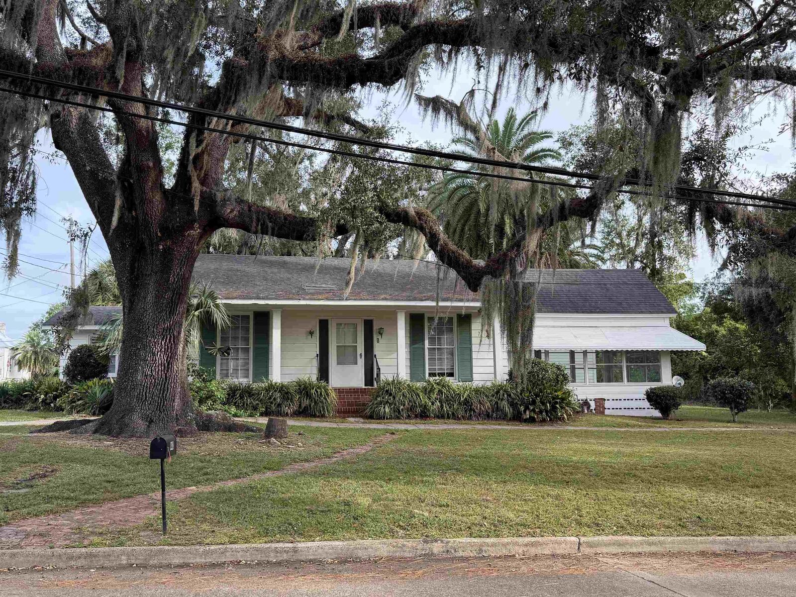 Property Photo:  140 SW Rutledge Street  FL 32340 