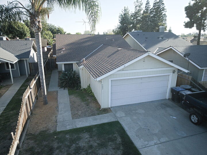 2507 E Parker Court  Visalia CA 93292 photo
